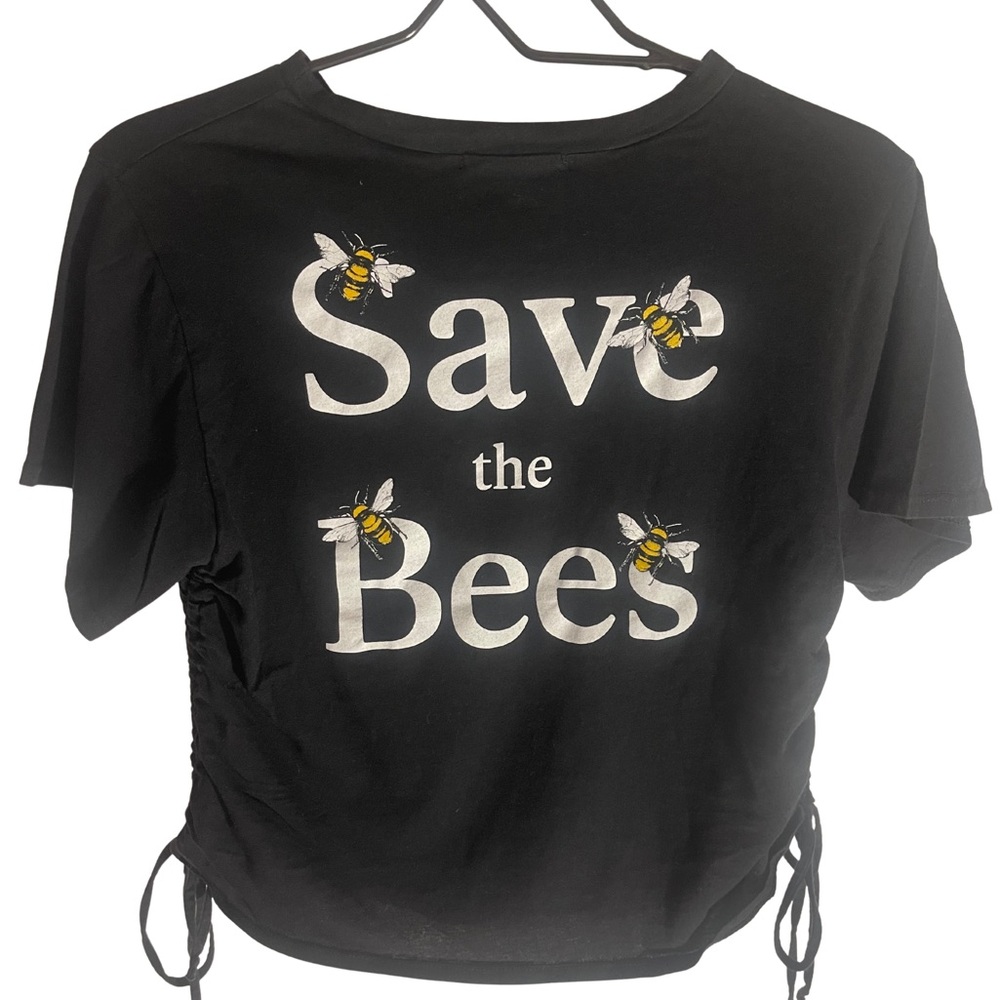 Women’s Black Tee
Size: Medium